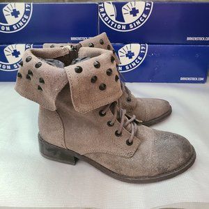 NWOB FERGIE women's boots sz 6